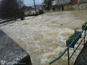 cla-ph-6-crue-beuvron-en-ville-vannes-rue-de-la-foret-et-pas_996318