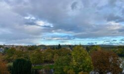 MÉTÉO 27 OCTOBRE AU 2 NOVEMBRE 2025 : VERS UNE TOUSSAINT DOUCE ET PLUVIEUSE ?
