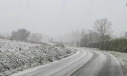 NEIGE, VERGLAS ET PLUIE : A QUOI S’ATTENDRE SUR LE CENTRE CES 22 ET 23 NOVEMBRE 2025 ?