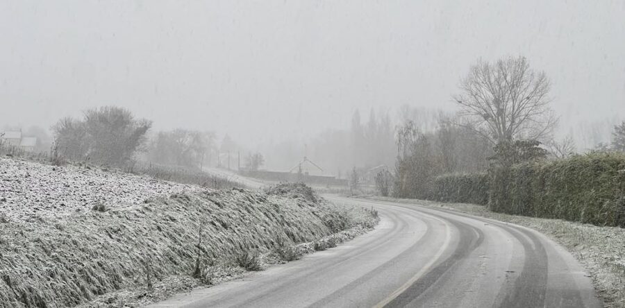 NEIGE, VERGLAS ET PLUIE : A QUOI S’ATTENDRE SUR LE CENTRE CES 22 ET 23 NOVEMBRE 2025 ?