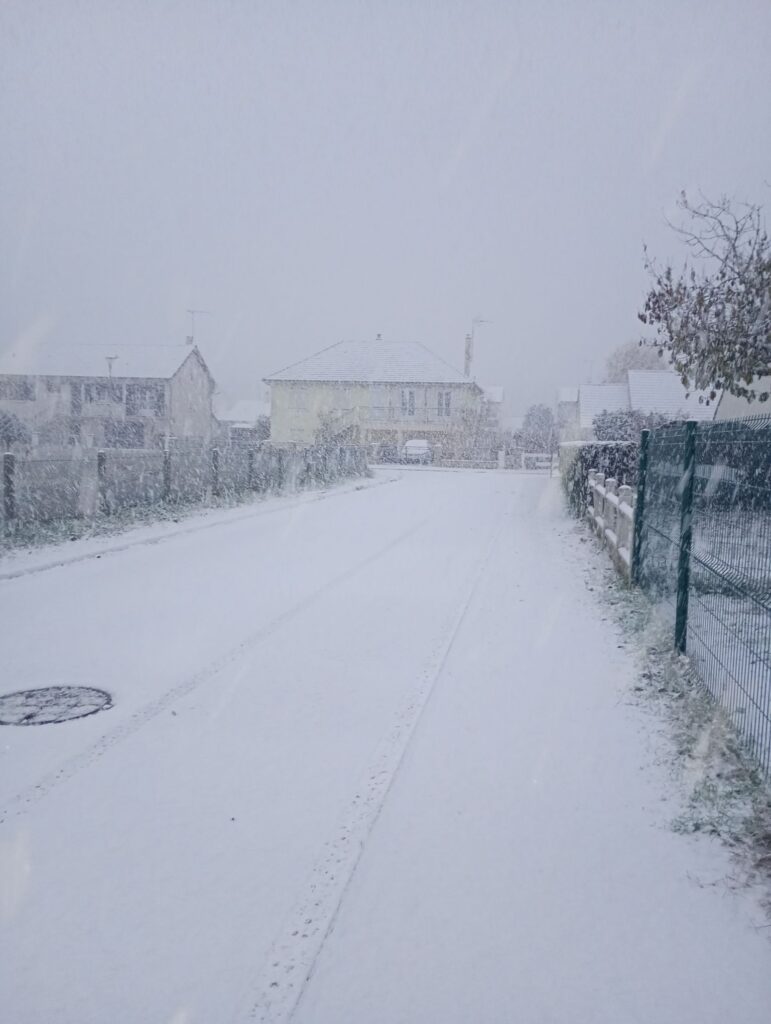 Neige à Salbris (41) le 21 novembre 2025 par Stéphanie T.