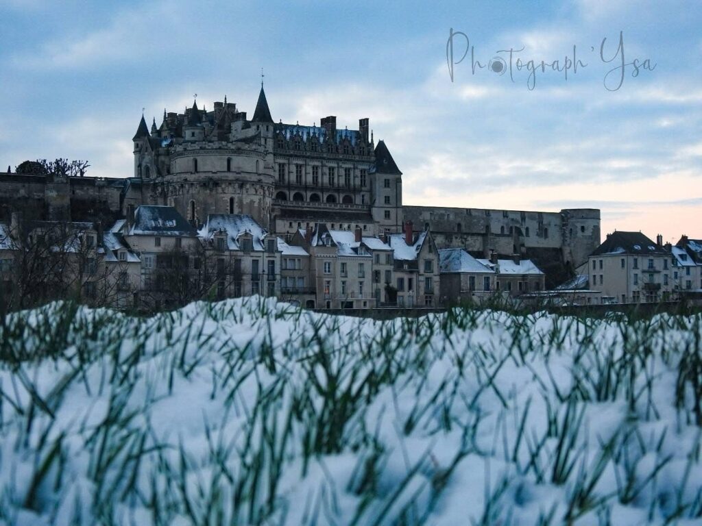 Neige à Amboise (Indre-et-Loire - 37) le jour de Noel 2025 (25/12/2025)