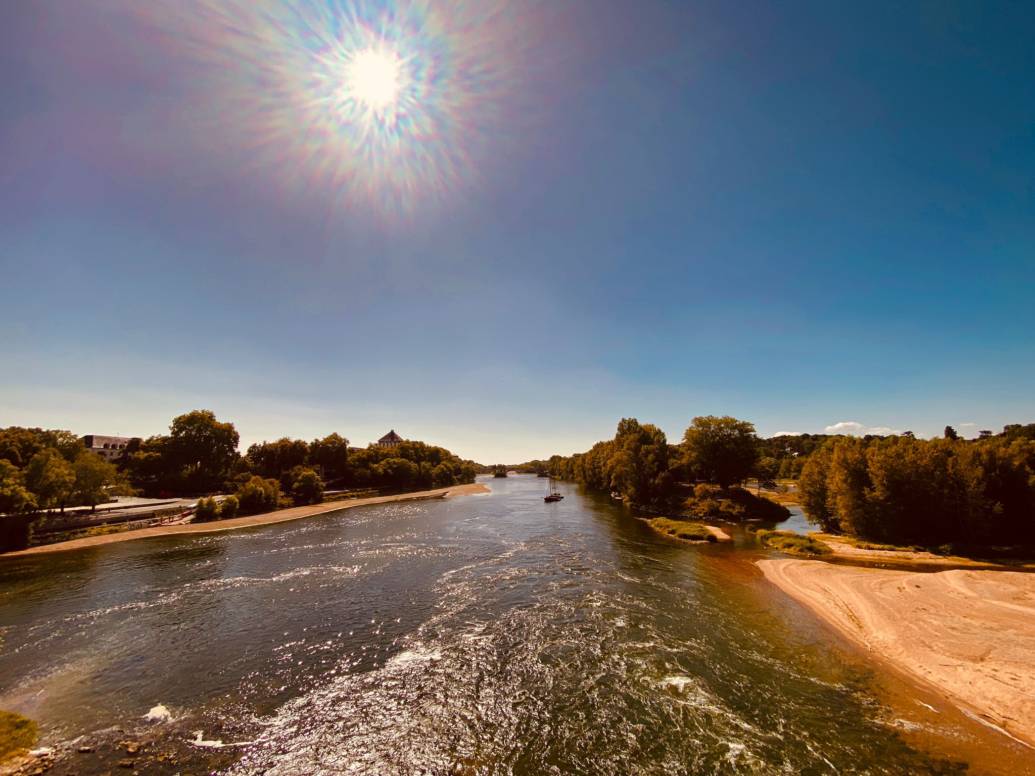 Extreme Heatwaves Persist Across Southern France